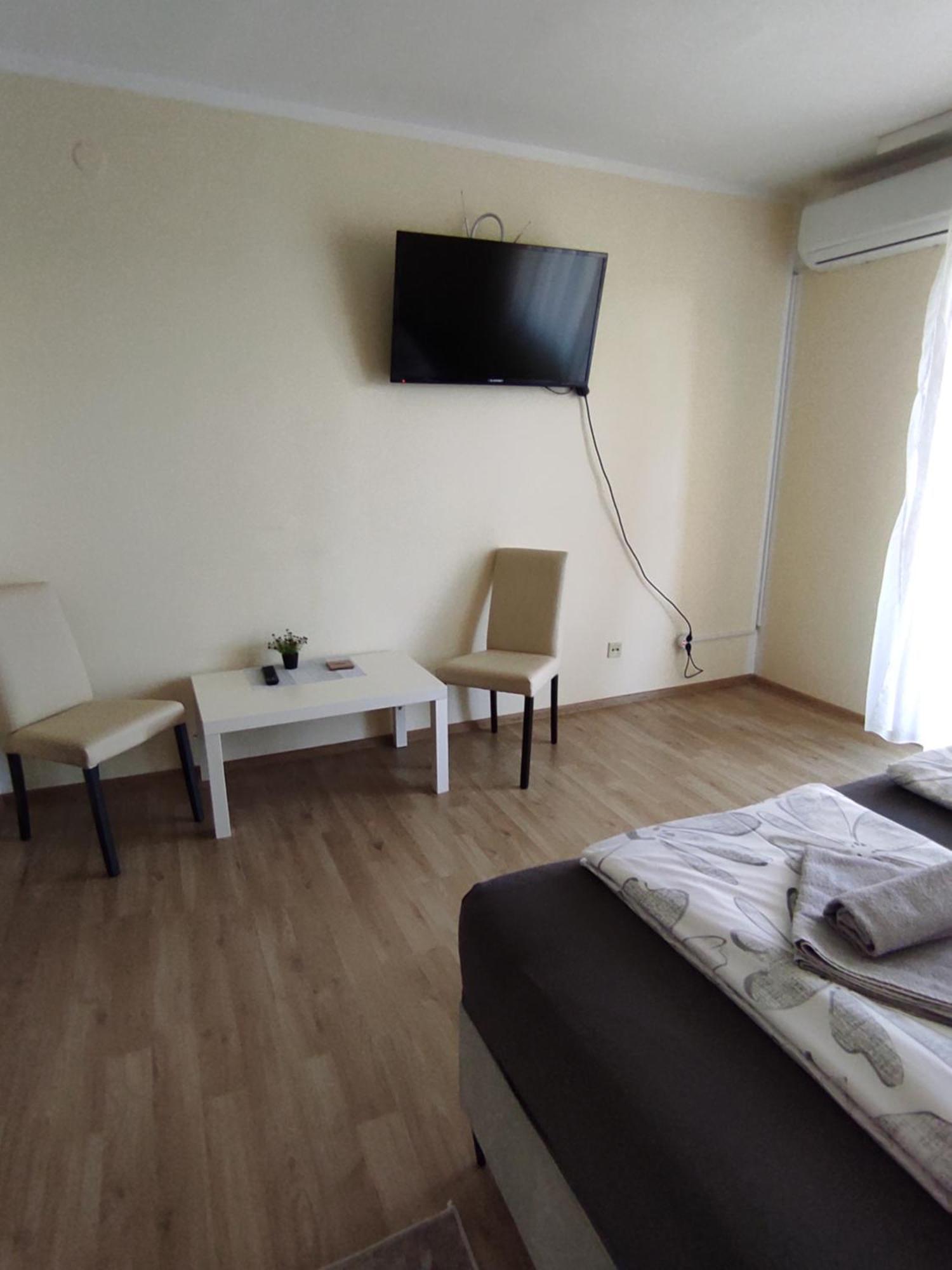 Ema Apartmani Vinkovci Exterior foto
